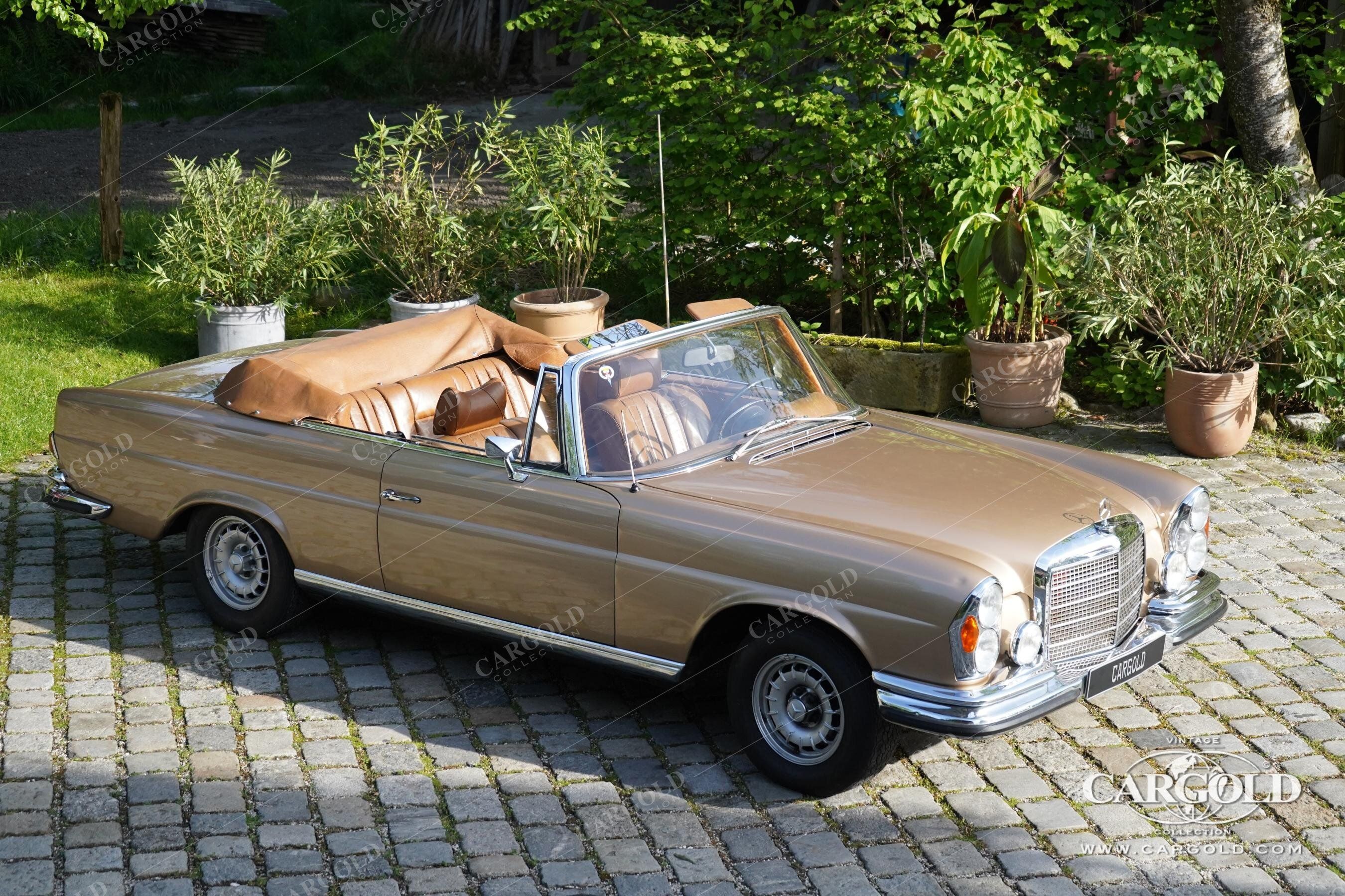 Mercedes-Benz 280 SE 3.5 Cabriolet 2
