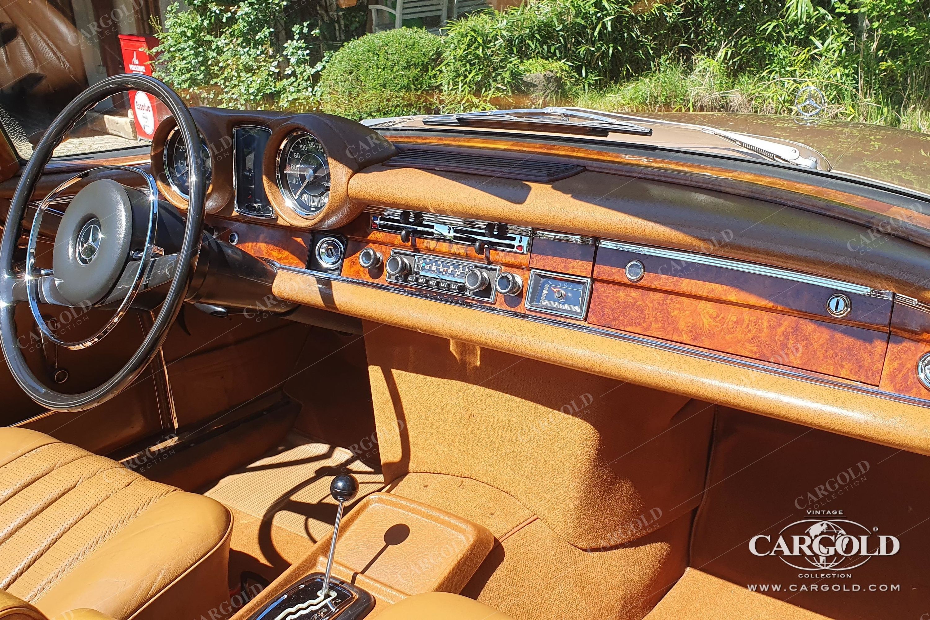 Mercedes-Benz 280 SE 3.5 Cabriolet 9