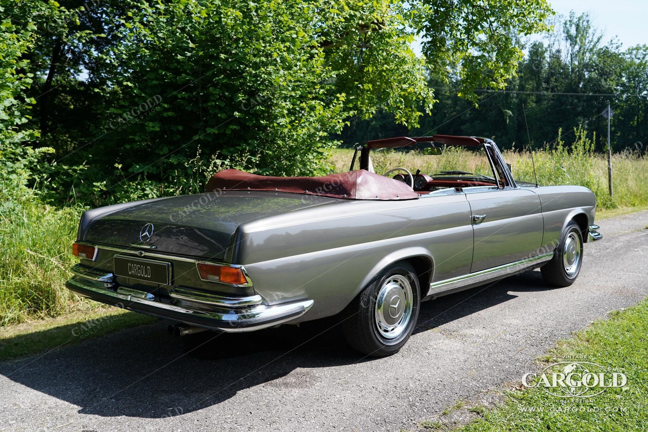Mercedes-Benz 280 SE Cabriolet 12