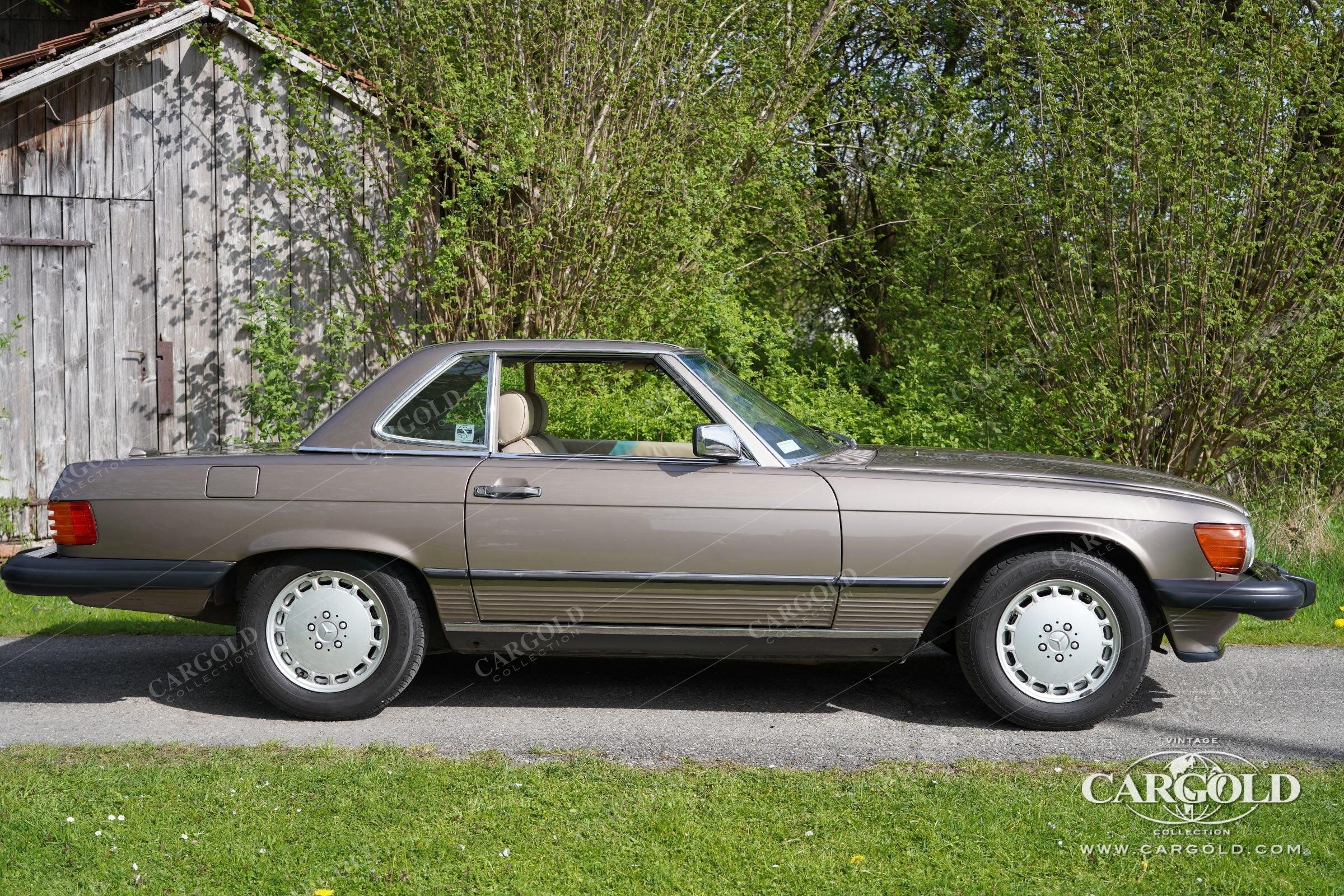 Mercedes-Benz 560 SL Roadster 4