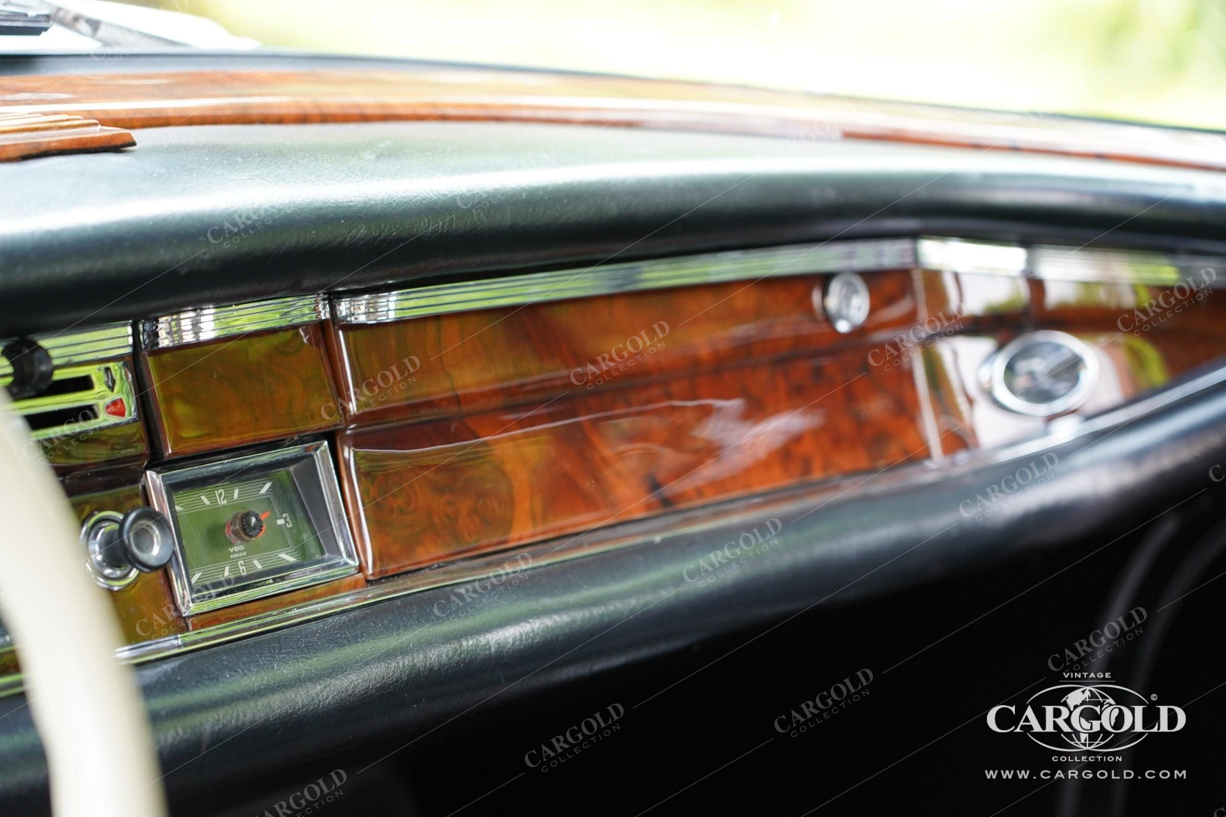 Mercedes-Benz 220 SE Cabriolet 4
