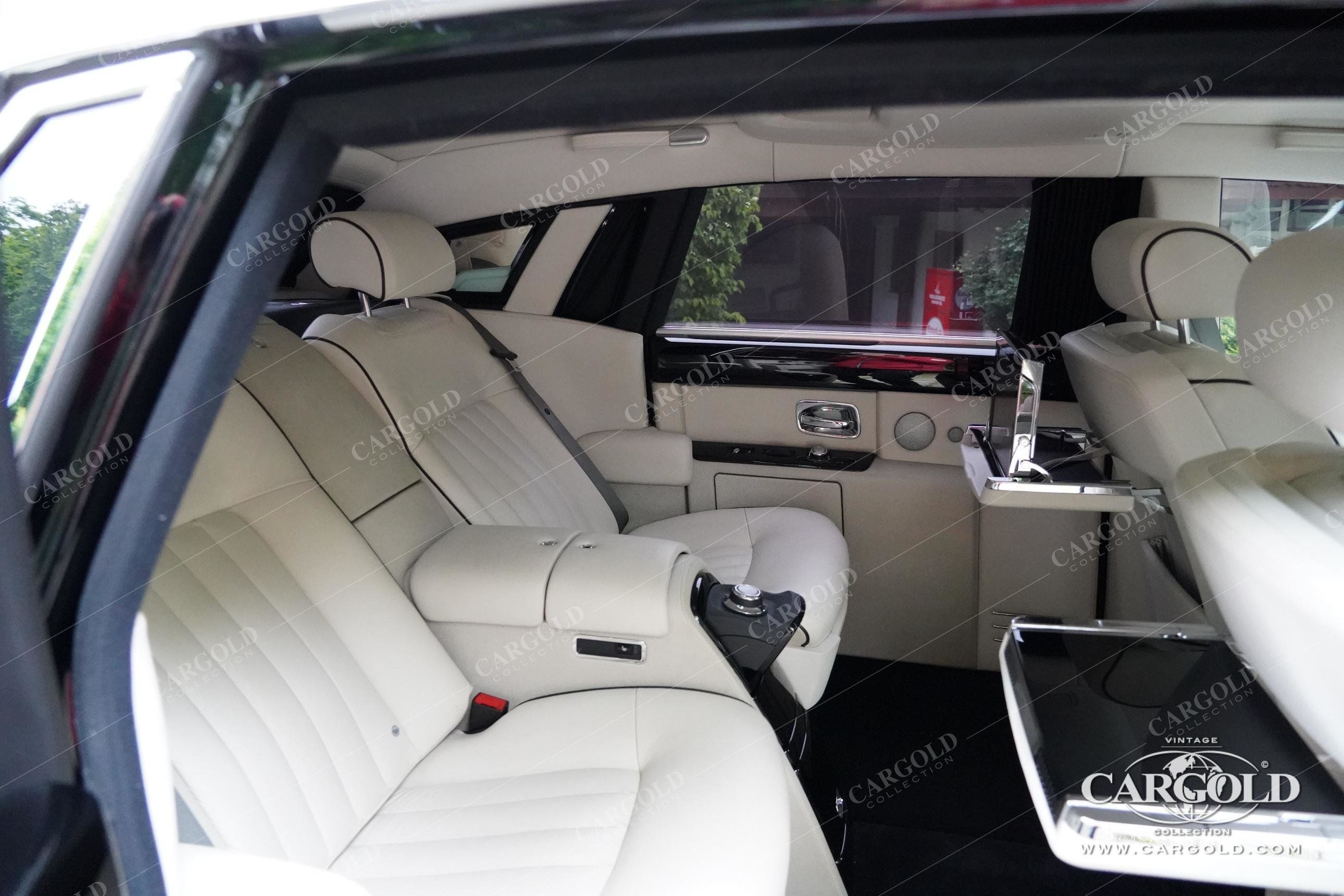 Rolls-Royce Phantom VII 9