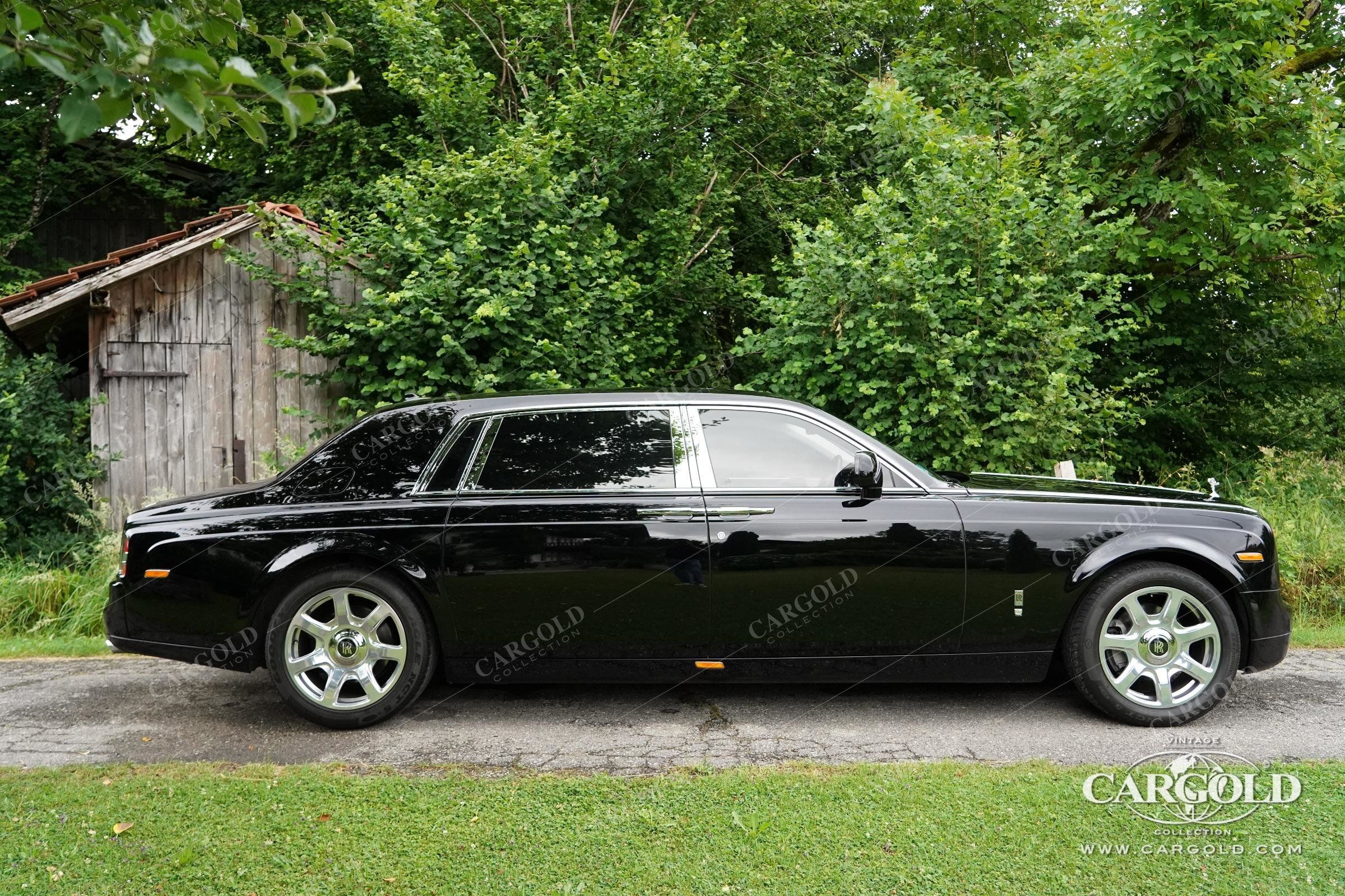 Rolls-Royce Phantom VII 12