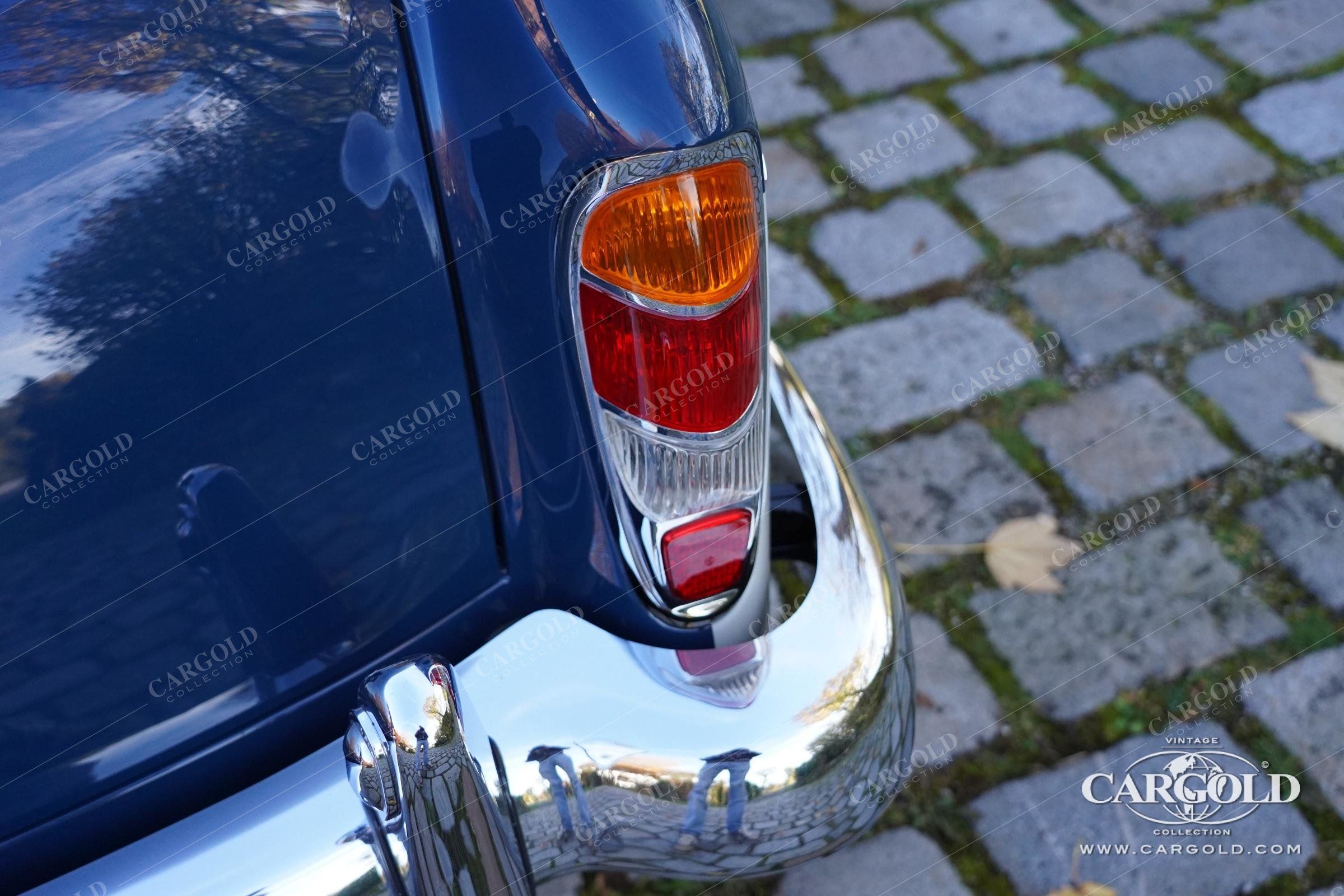 Mercedes-Benz 220 S Cabriolet 10