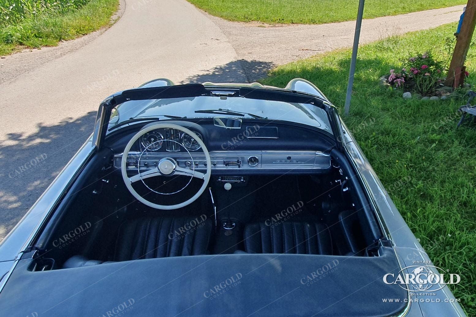 Mercedes-Benz 300 SL Roadster 5