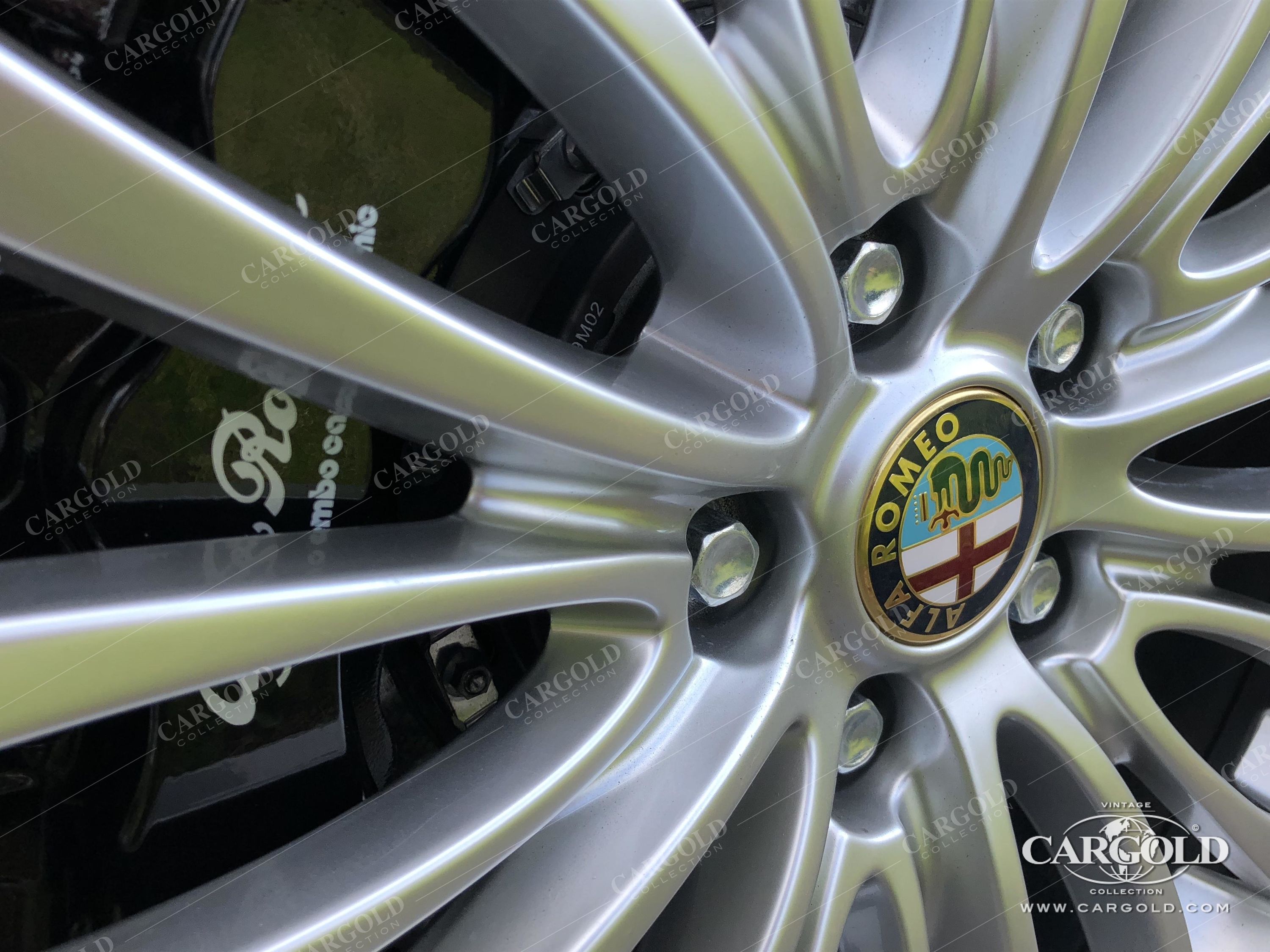 Alfa Romeo 8C Spider 5