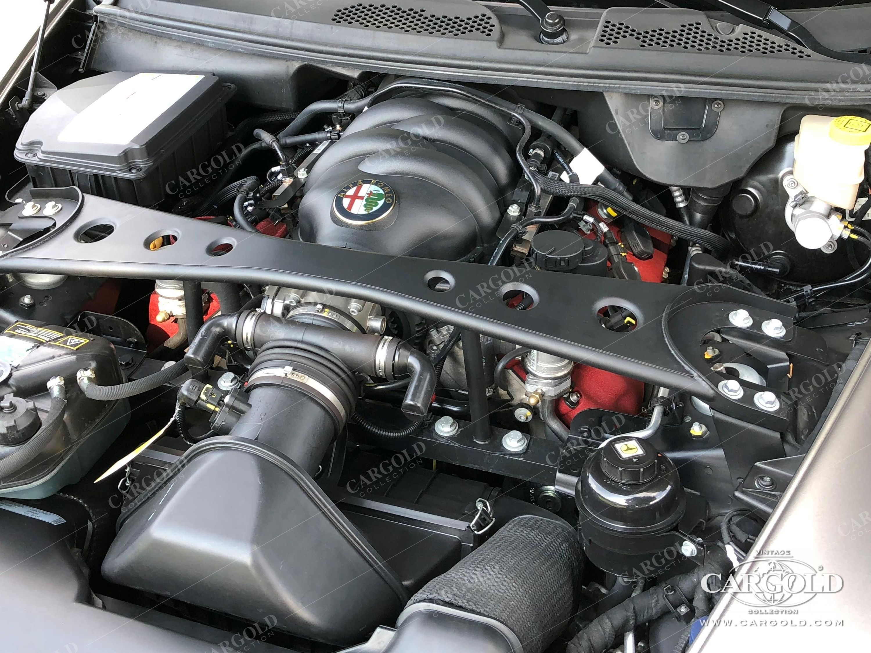 Alfa Romeo 8C Spider 11