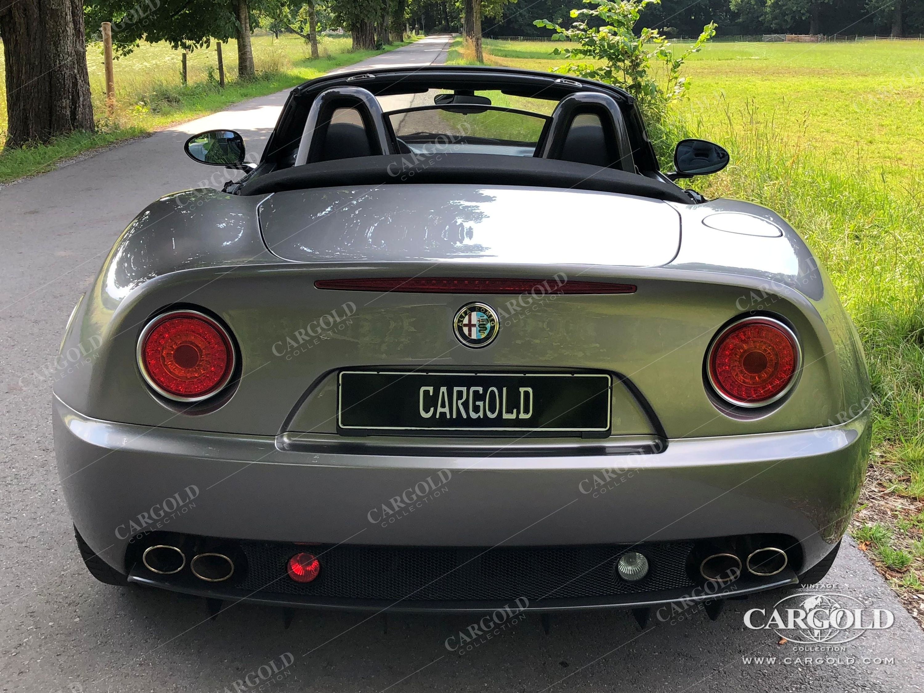 Alfa Romeo 8C Spider 12