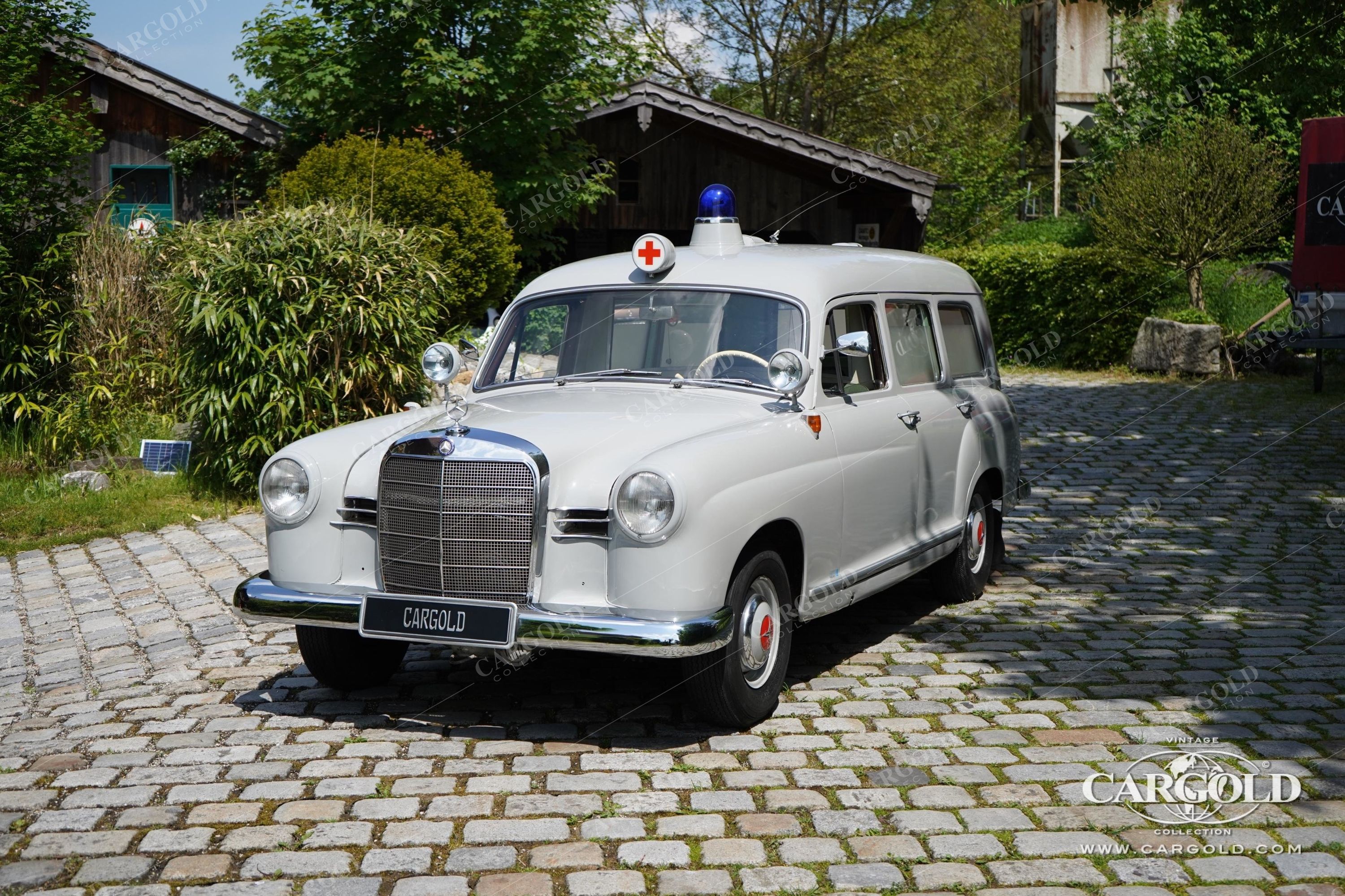 Mercedes-Benz 190 D Binz Krankenwagen 2