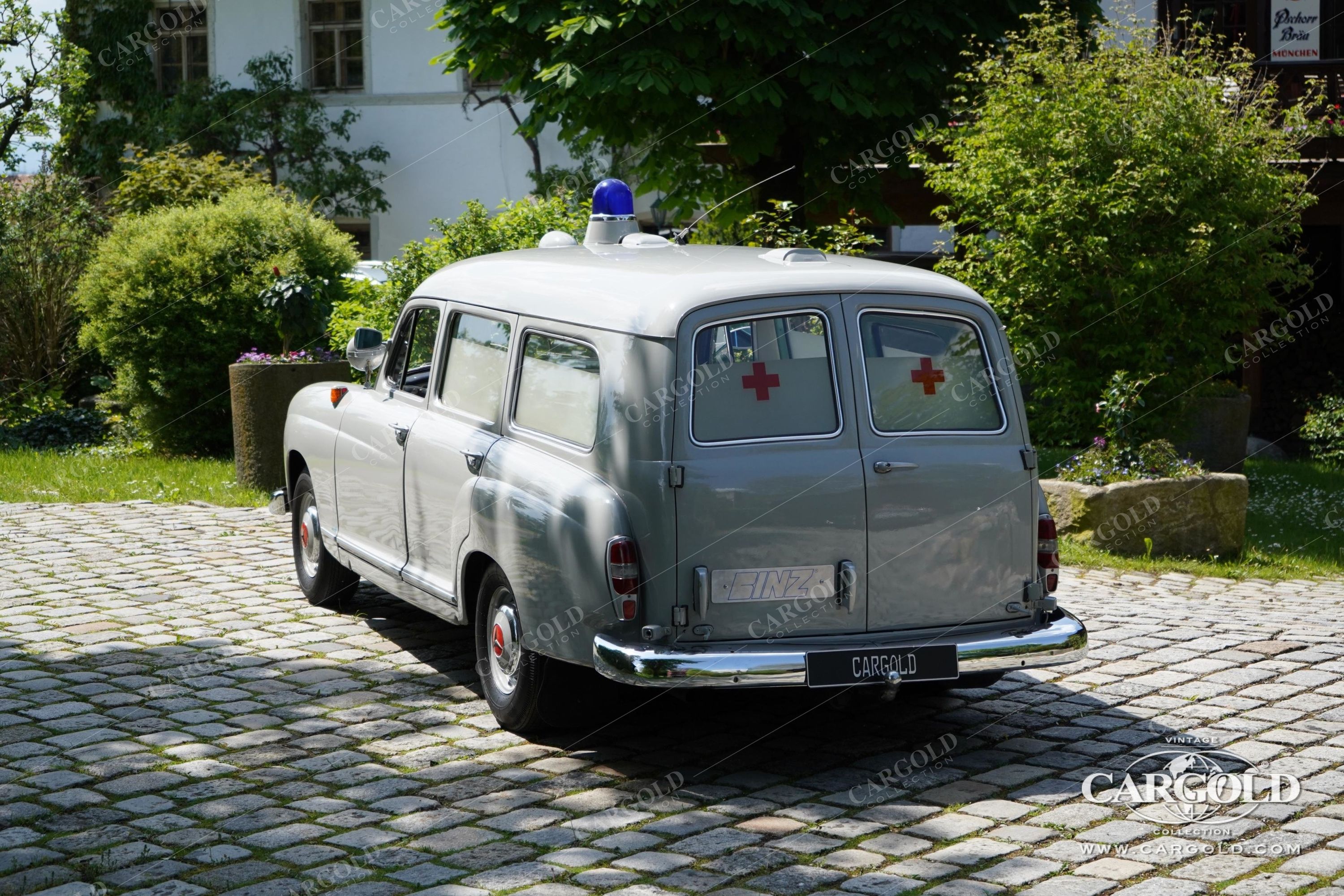 Mercedes-Benz 190 D Binz Krankenwagen 4