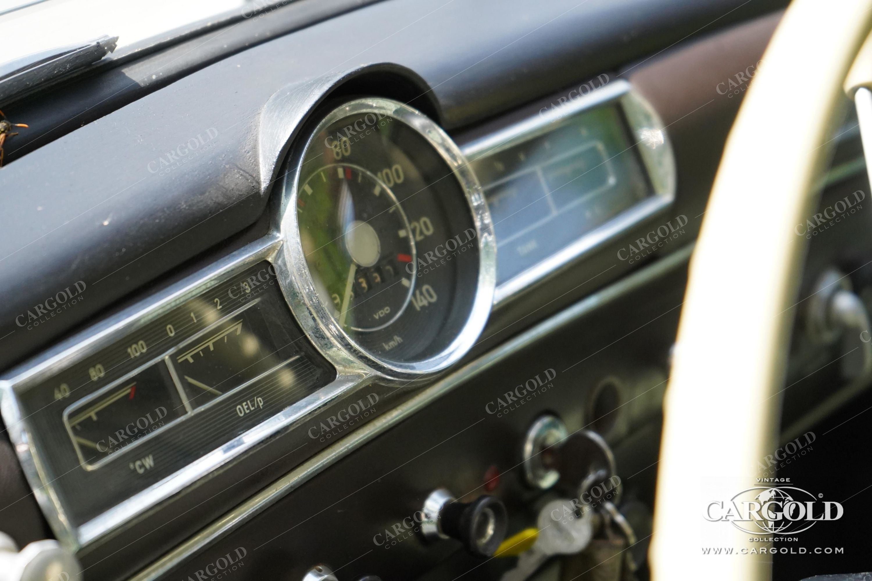 Mercedes-Benz 190 D Binz Krankenwagen 5
