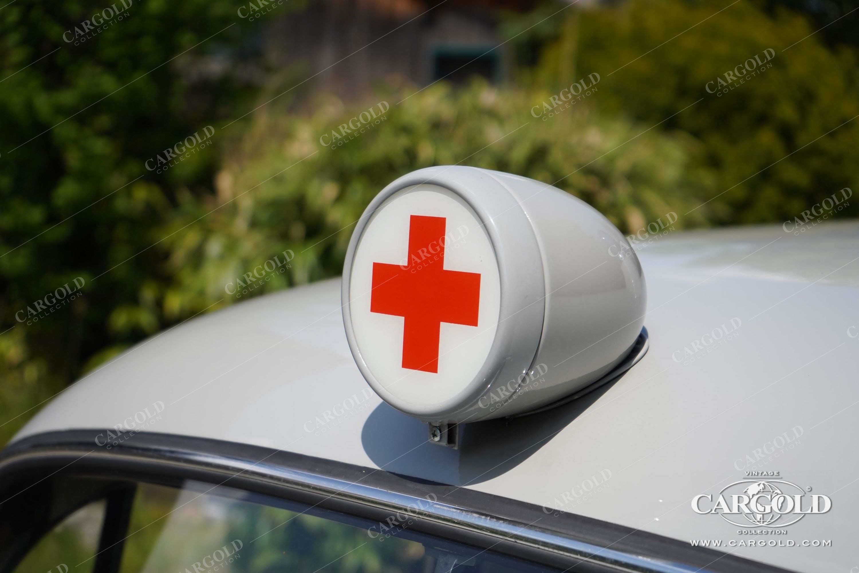 Mercedes-Benz 190 D Binz Krankenwagen 10
