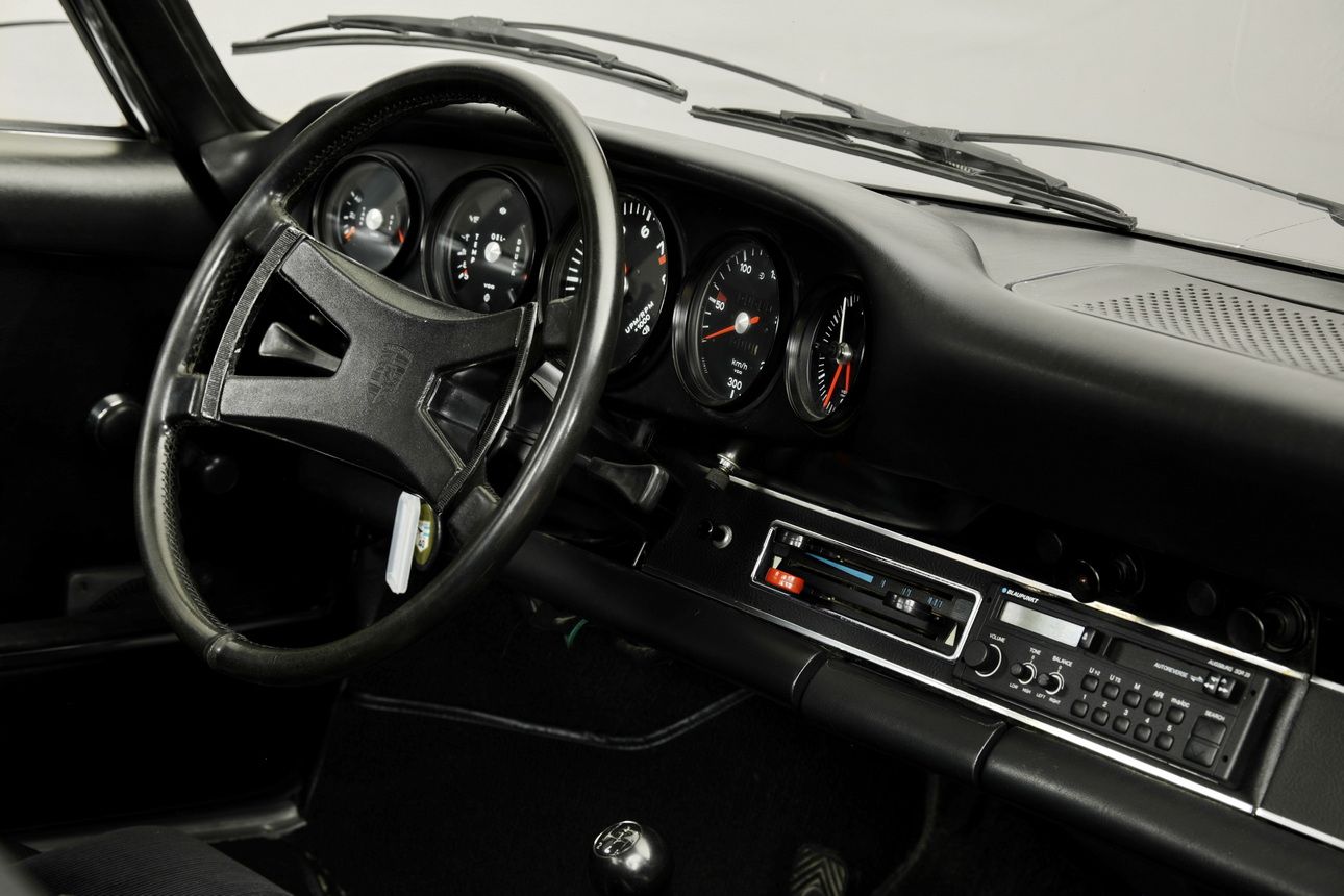 Porsche 911 Carrera RS 2.7 Touring 9
