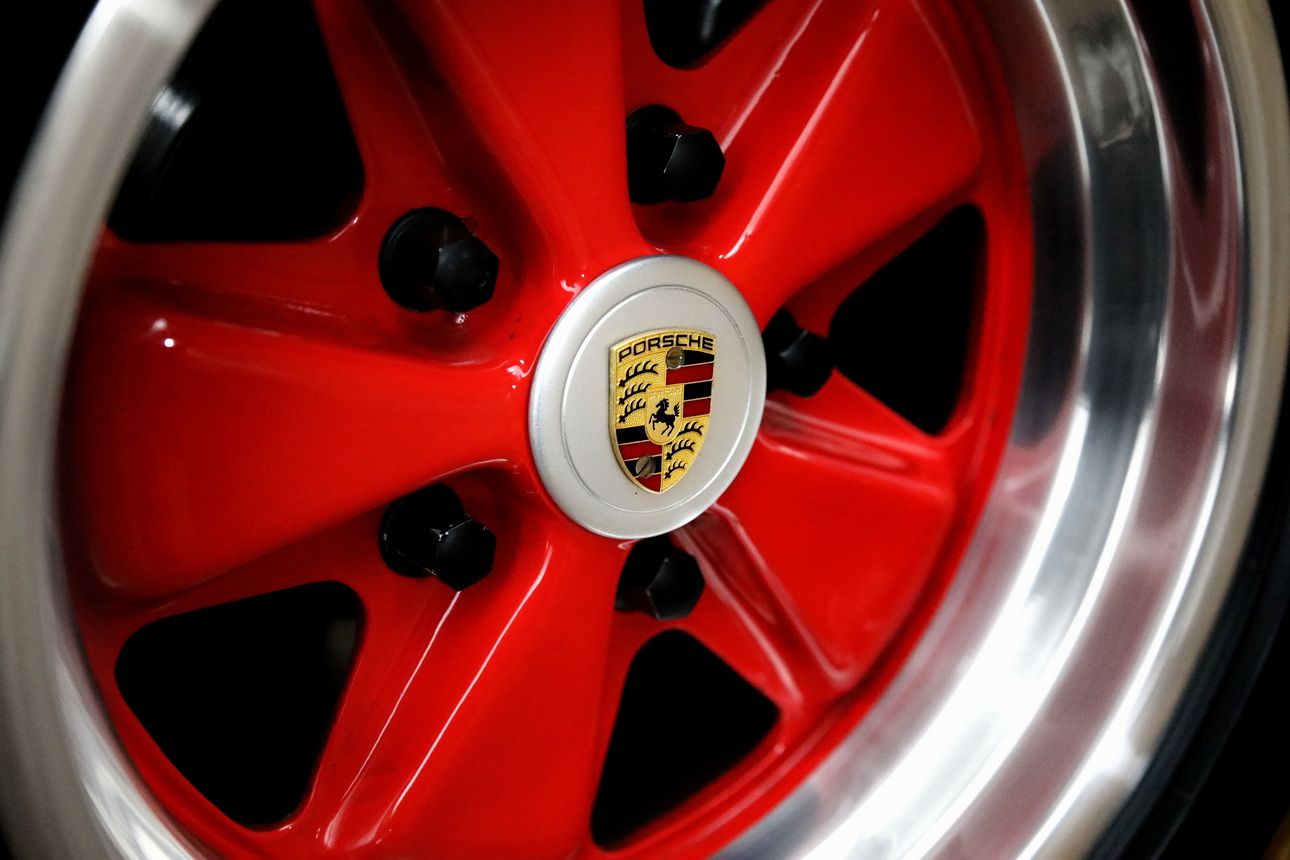 Porsche 911 Carrera RS 2.7 Touring 13