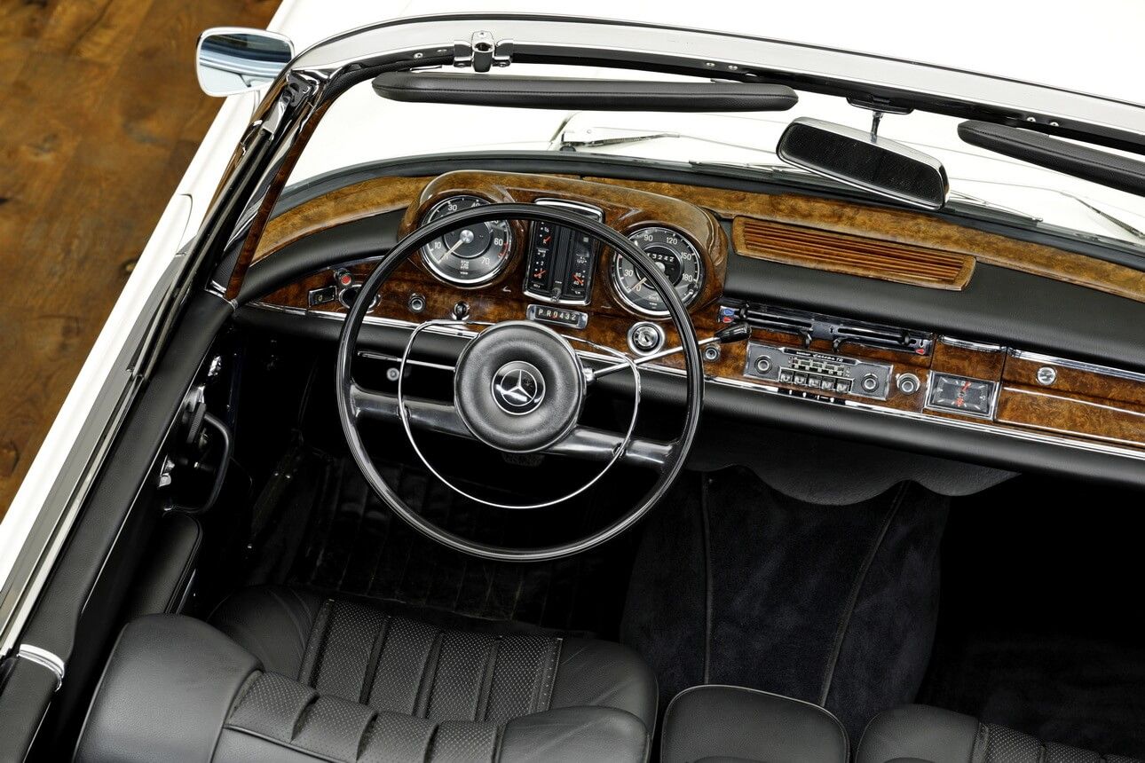 Mercedes-Benz 300 SE Cabriolet (W 112) 11