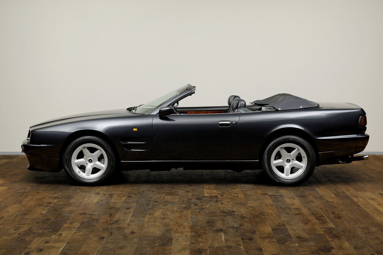 Aston Martin Virage Volante 3