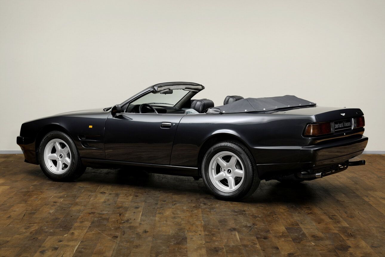 Aston Martin Virage Volante 4