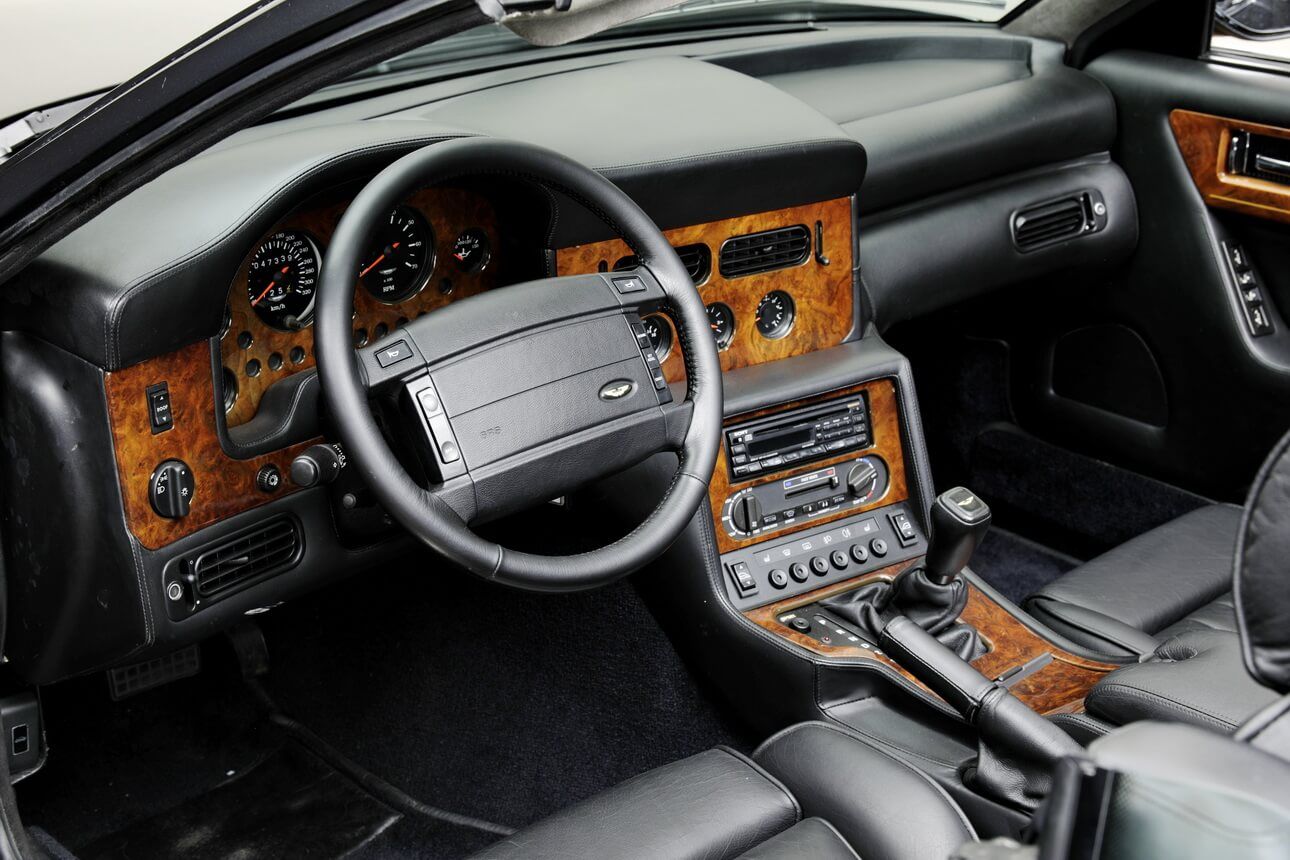 Aston Martin Virage Volante 8