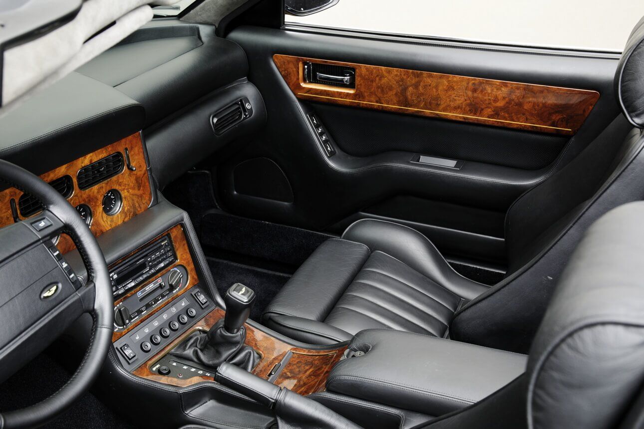 Aston Martin Virage Volante 9