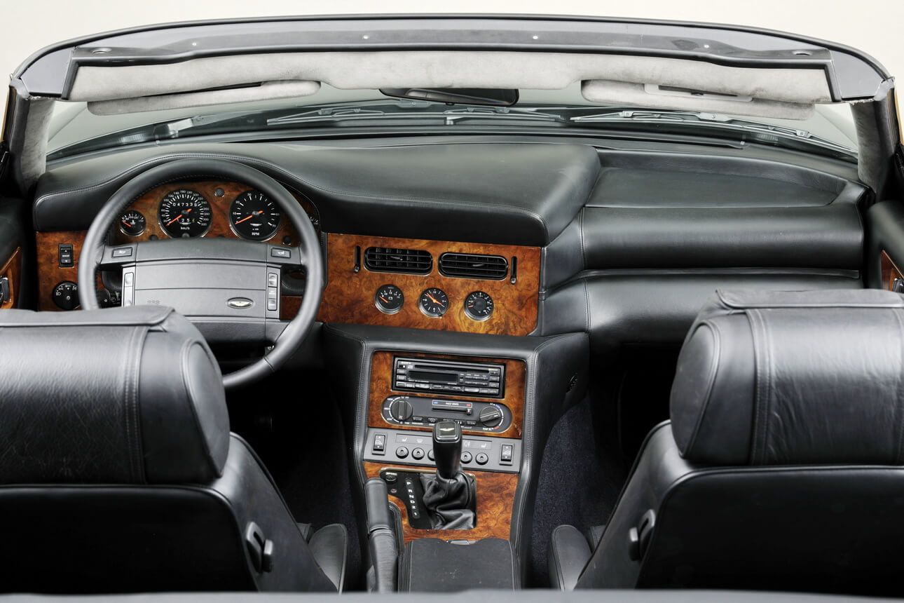 Aston Martin Virage Volante 10