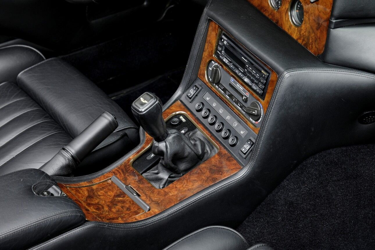 Aston Martin Virage Volante 12