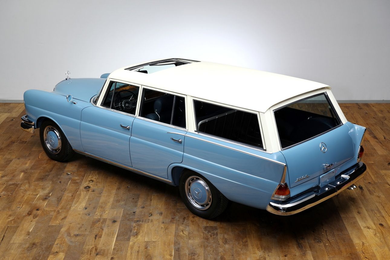 Mercedes-Benz 230 S Universal 9
