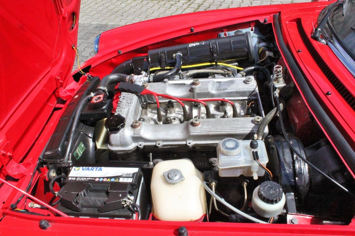 Alfa Romeo Spider 2000 QV 8