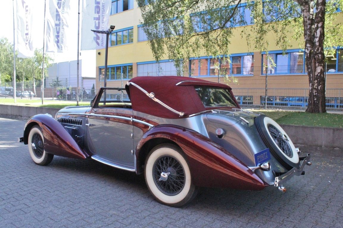 135 M Cabriolet by Henri Chapron 7