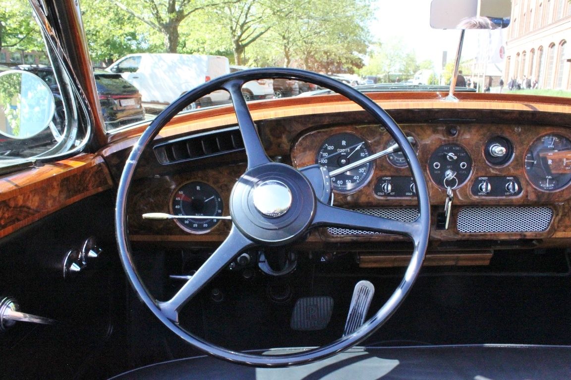 Silver Cloud II 11