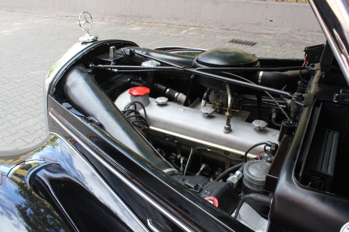 Mercedes-Benz 220 Cab. A 12