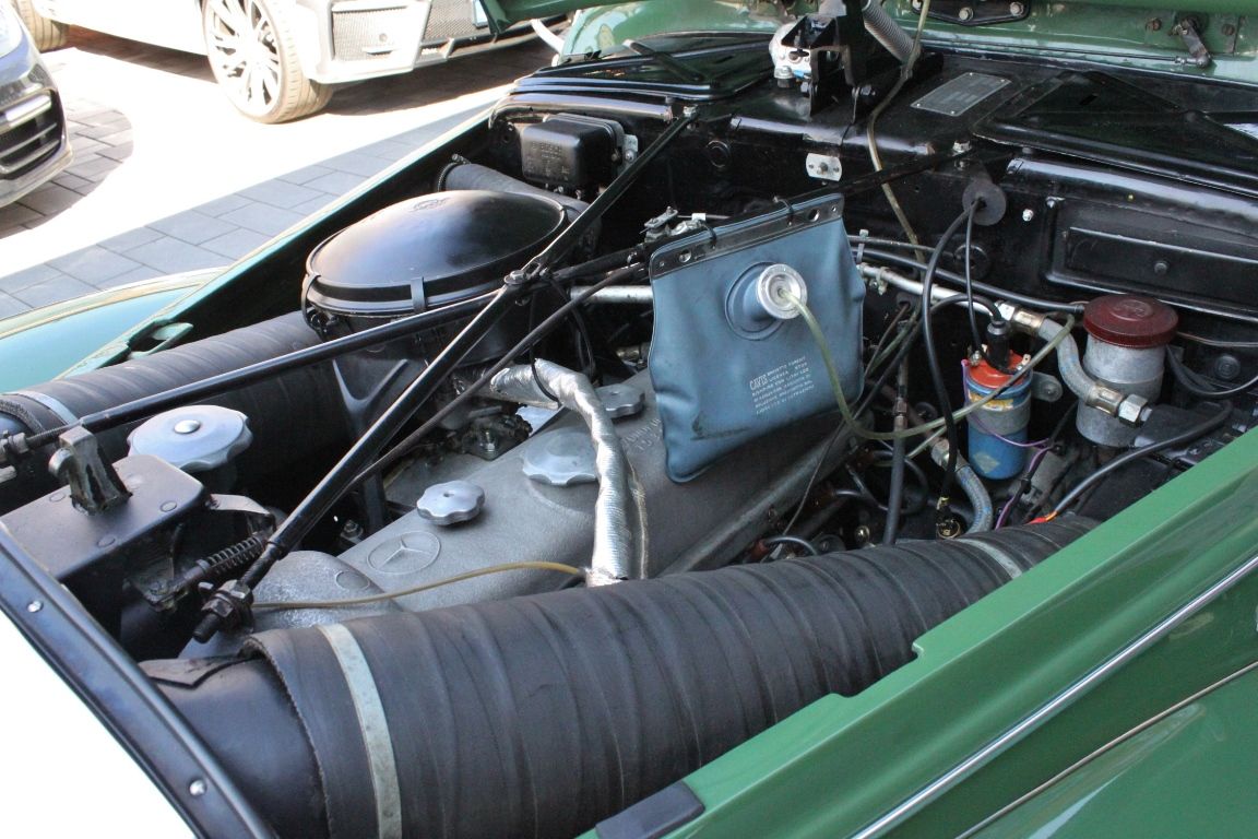 Mercedes-Benz 220 Cab. A 5