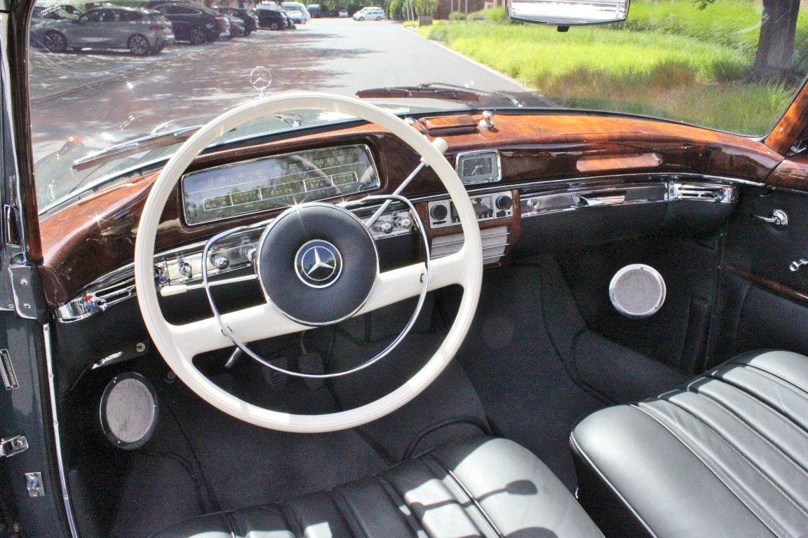 Mercedes-Benz 220 SE Ponton Cabriolet 10