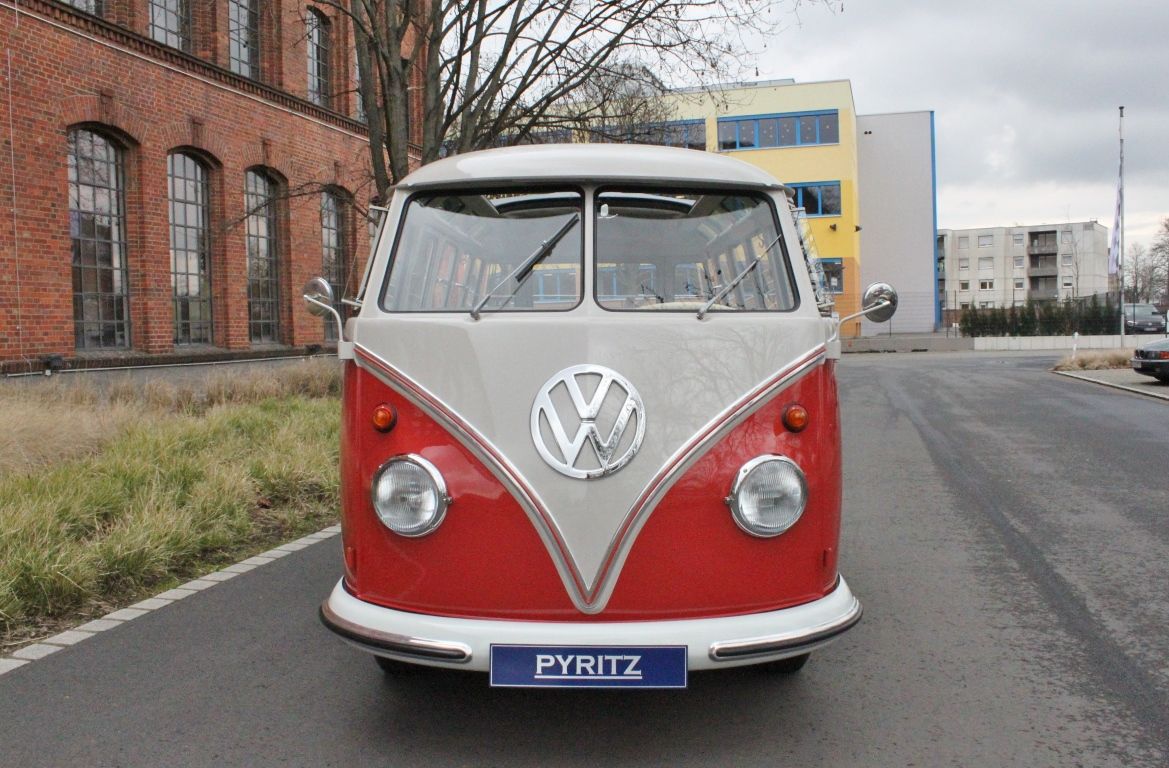 Volkswagen T1 Samba Bus 9
