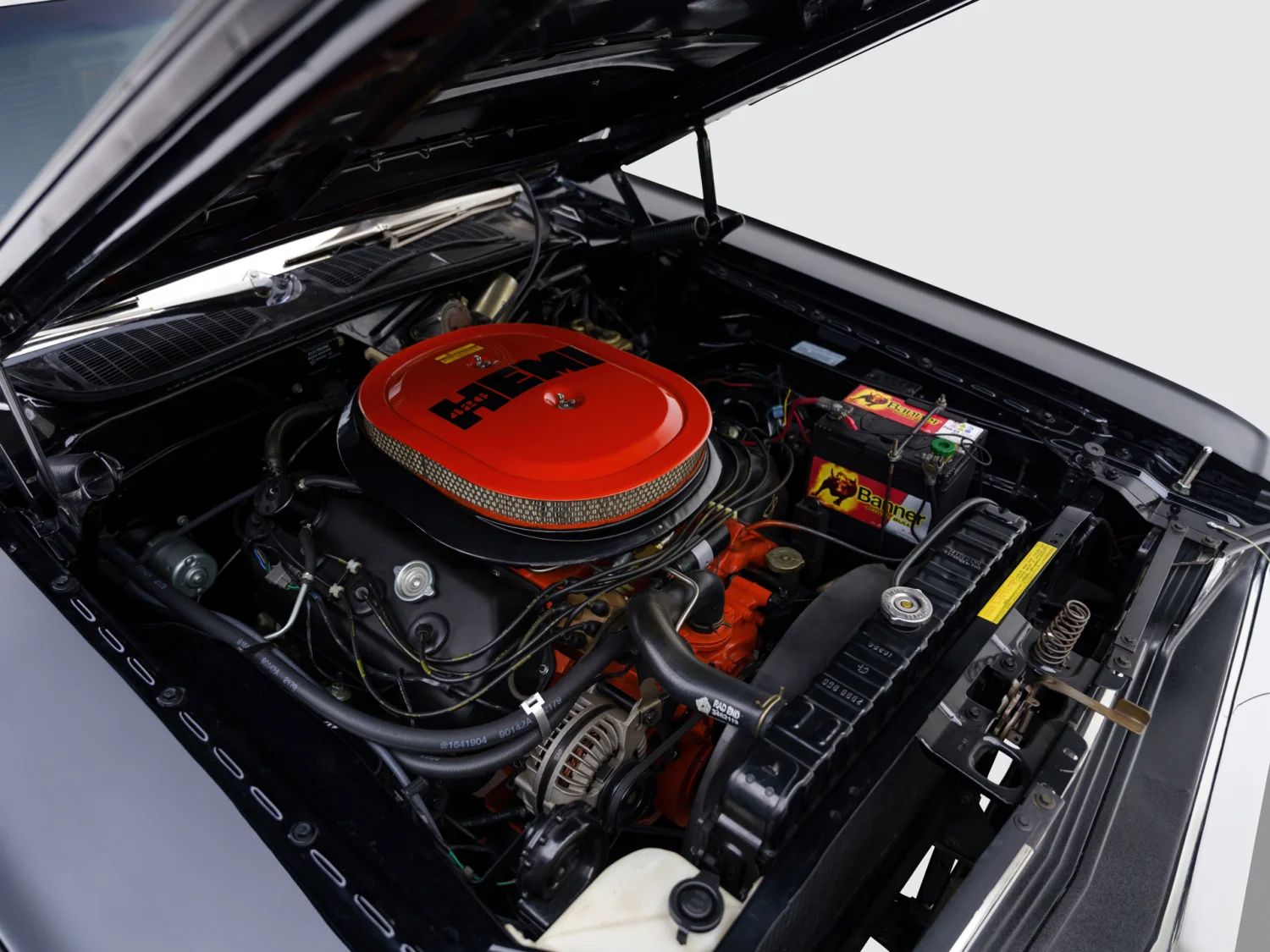 Dodge Challenger 426 Hemi Restauration 11