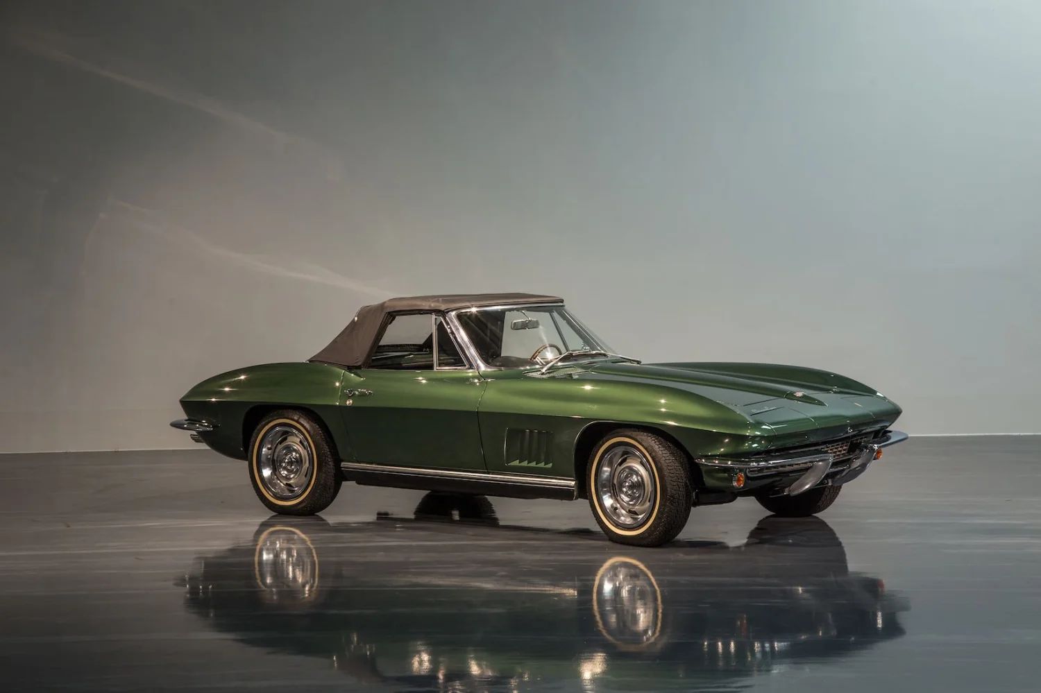 Chevrolet Corvette C2 11