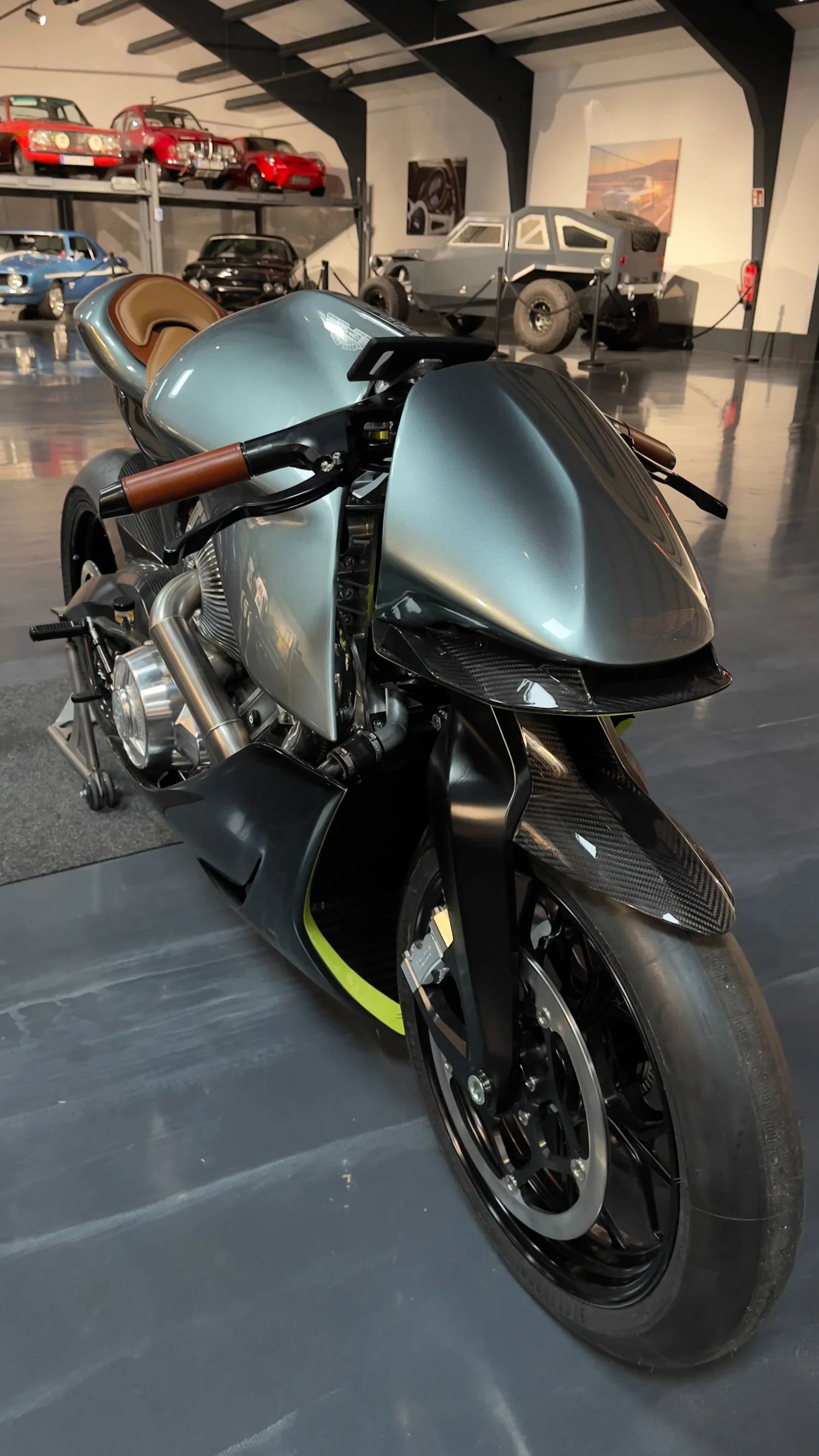 Aston Martin Bike Brough Superior 13