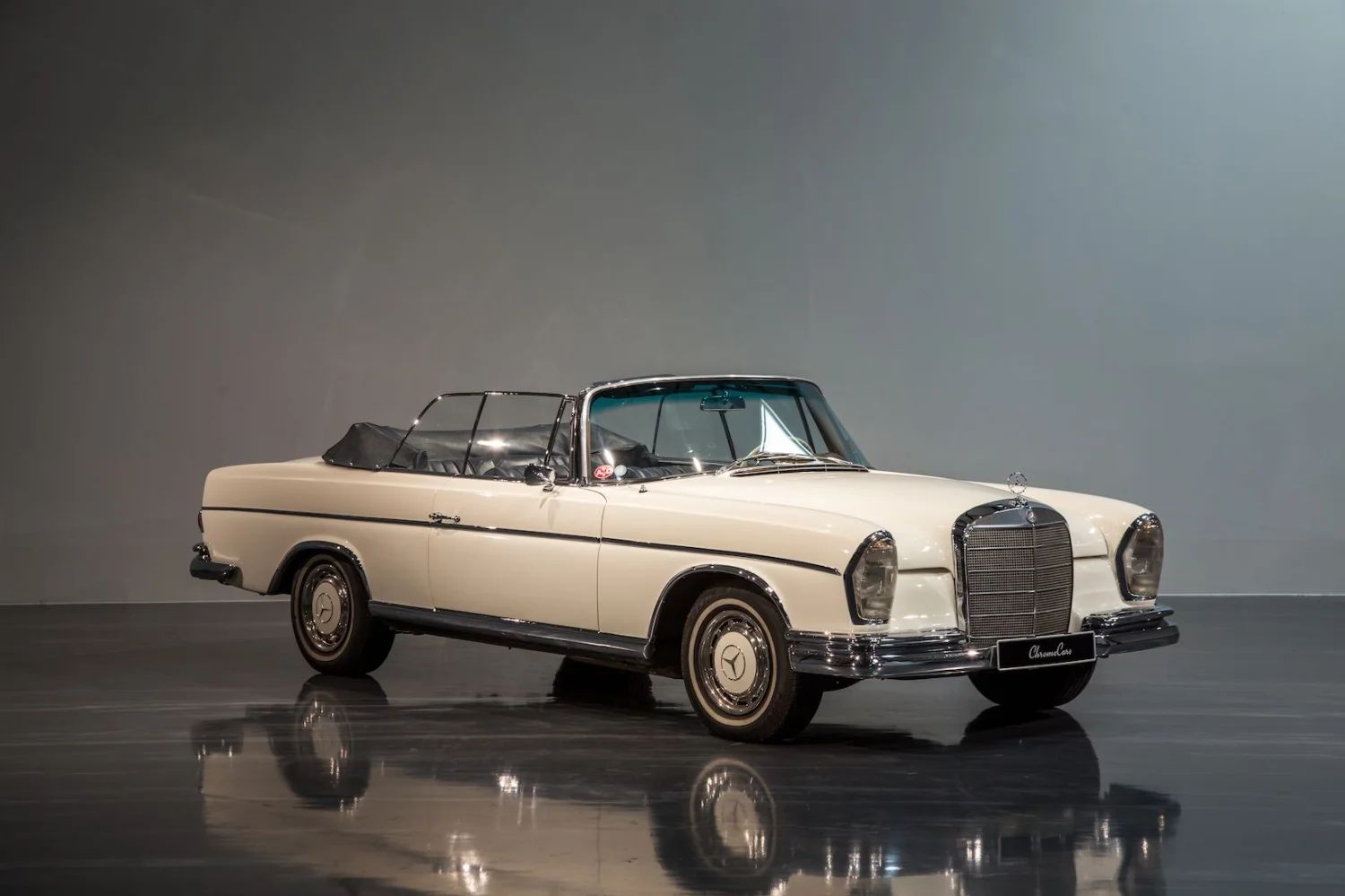 Mercedes-Benz 300 SE W112 11