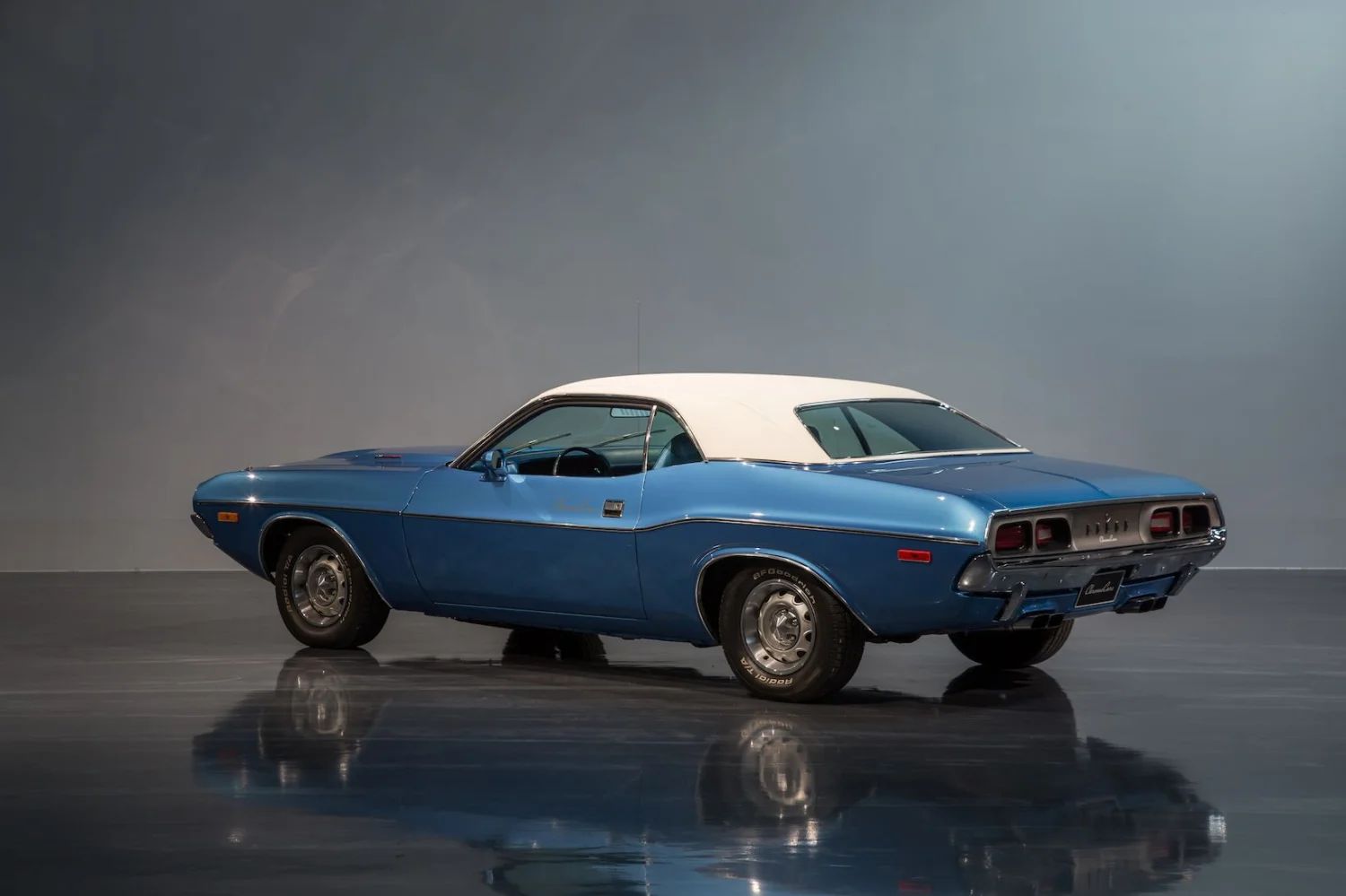 Dodge Challenger 4