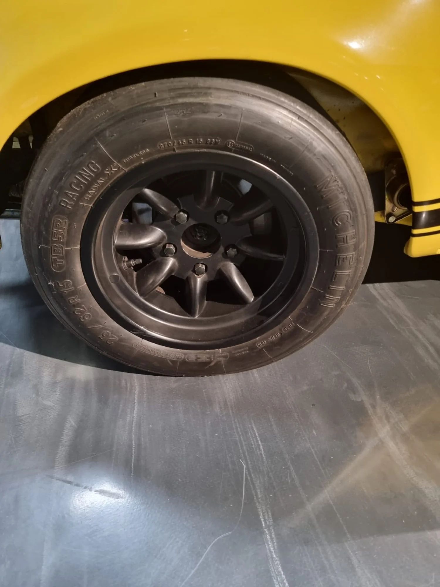Porsche 911 ST 2.7 Recreation 12