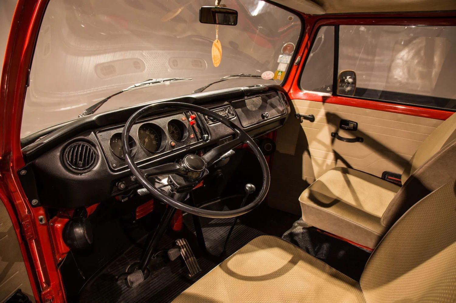 Volkswagen T2b Westfalia Madrid 6
