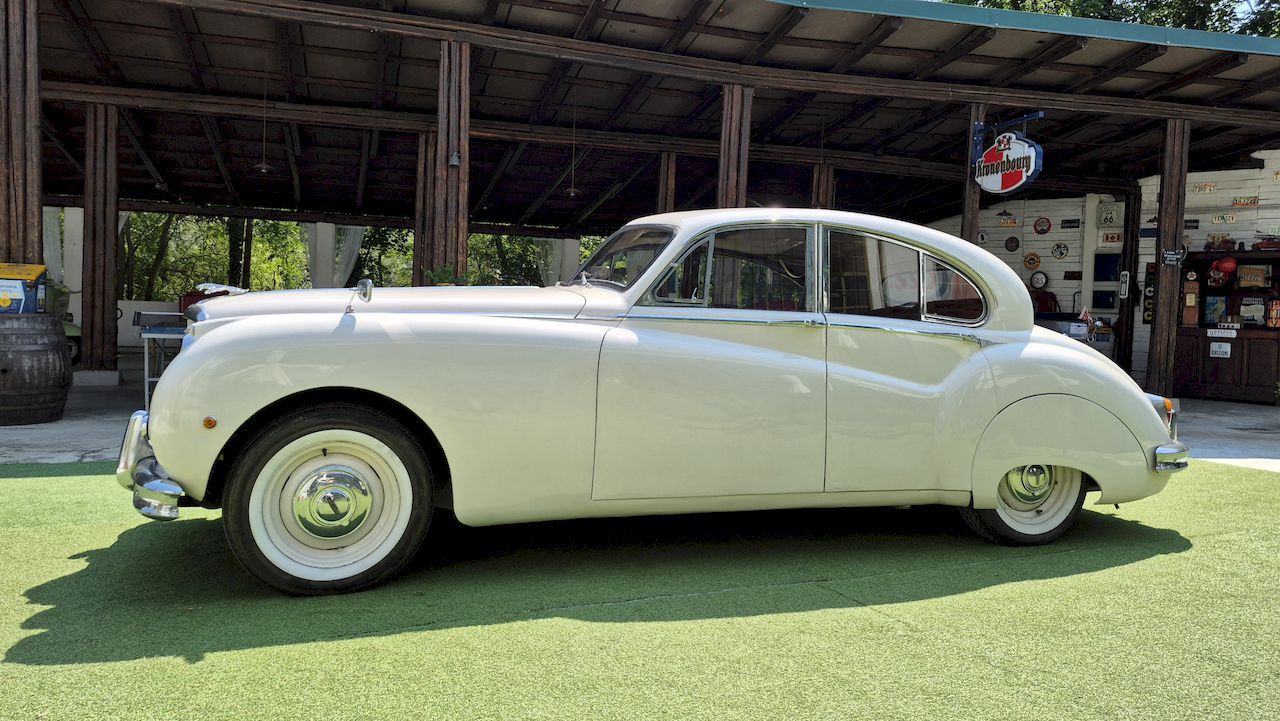 Jaguar Mk IX 5
