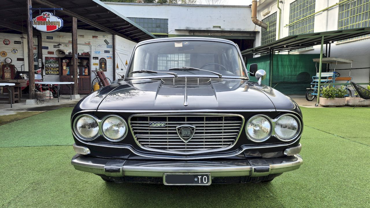 Lancia Flavia 2000 8