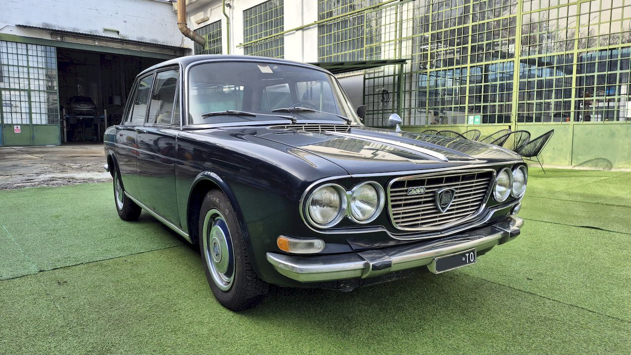 Lancia Flavia 2000 9