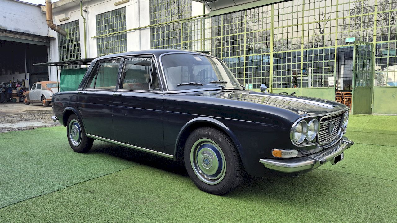 Lancia Flavia 2000 10