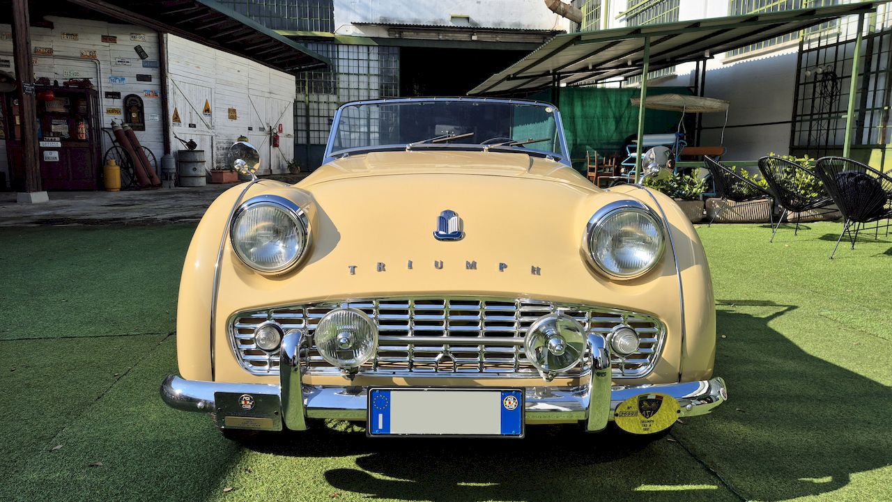 Triumph TR 3A 8
