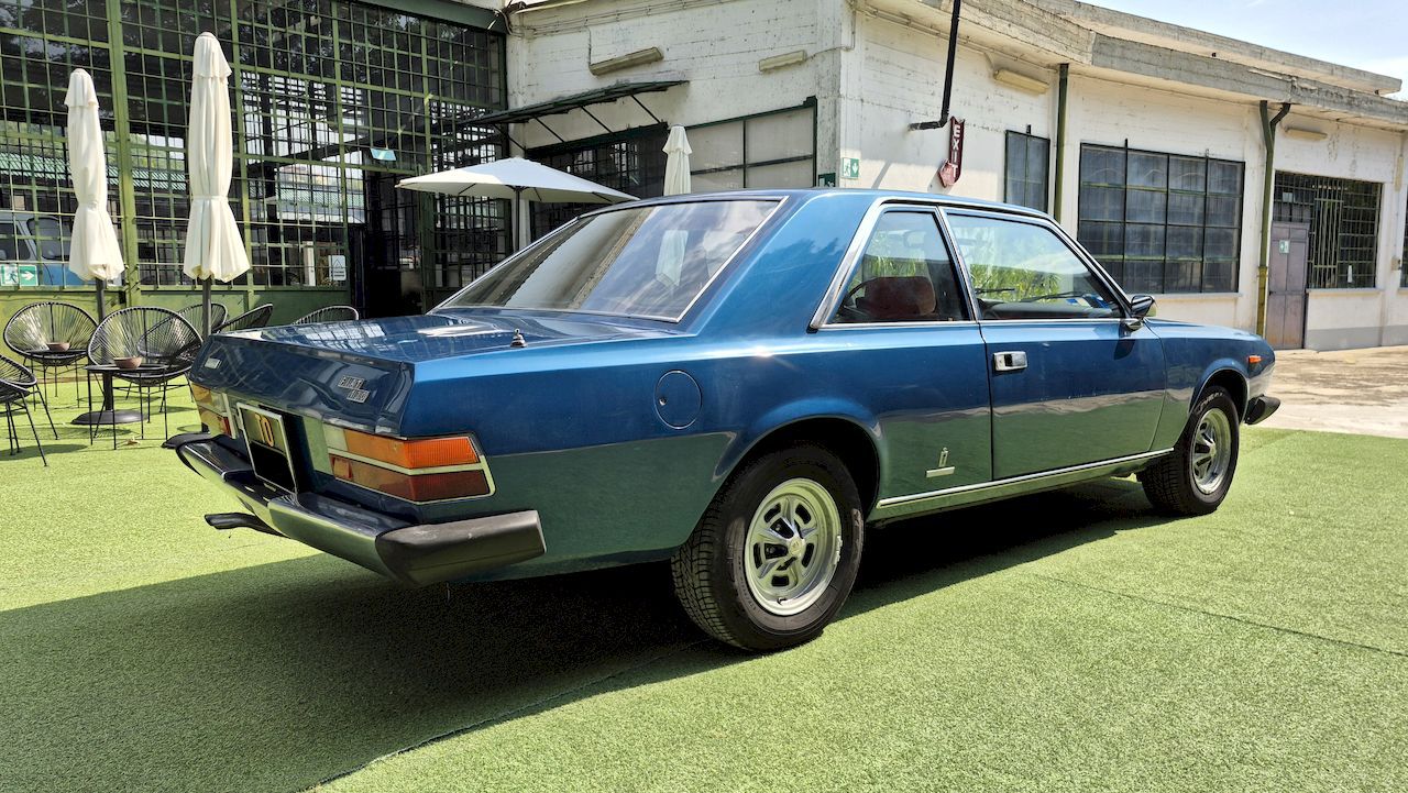 Fiat 130 Coupé 14