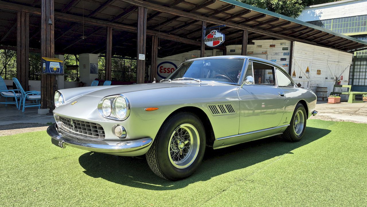Ferrari 330 GT 2+2 2