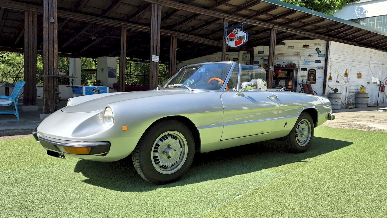 Alfa Romeo Spider 1300 2