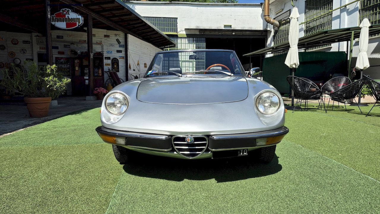 Alfa Romeo Spider 1300 8