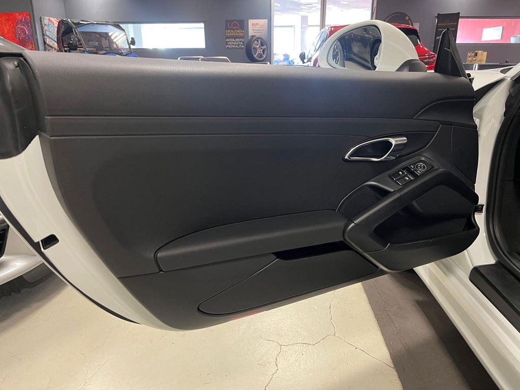 Porsche Boxster 2.7 9